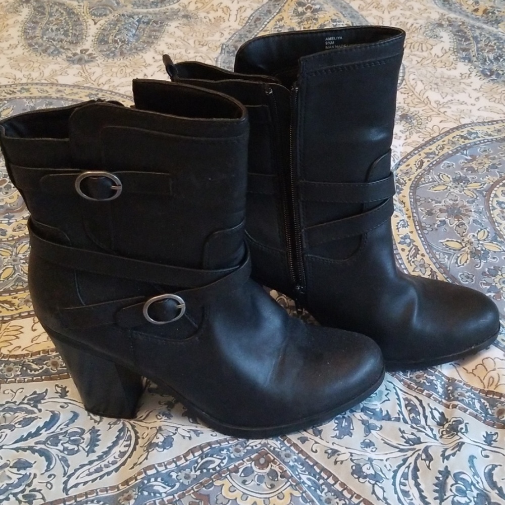 Womens Leather boots man made
